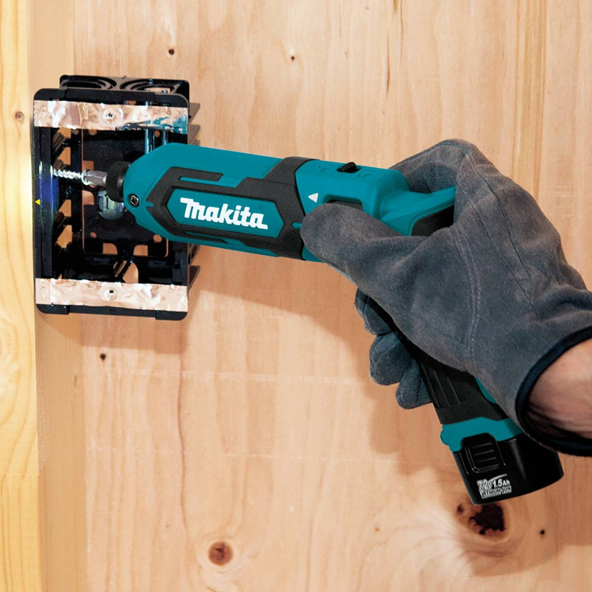 Makita TD022DSE 7.2V Li-Ion Cordless 1/4" Hex Impact Driver Kit - 7