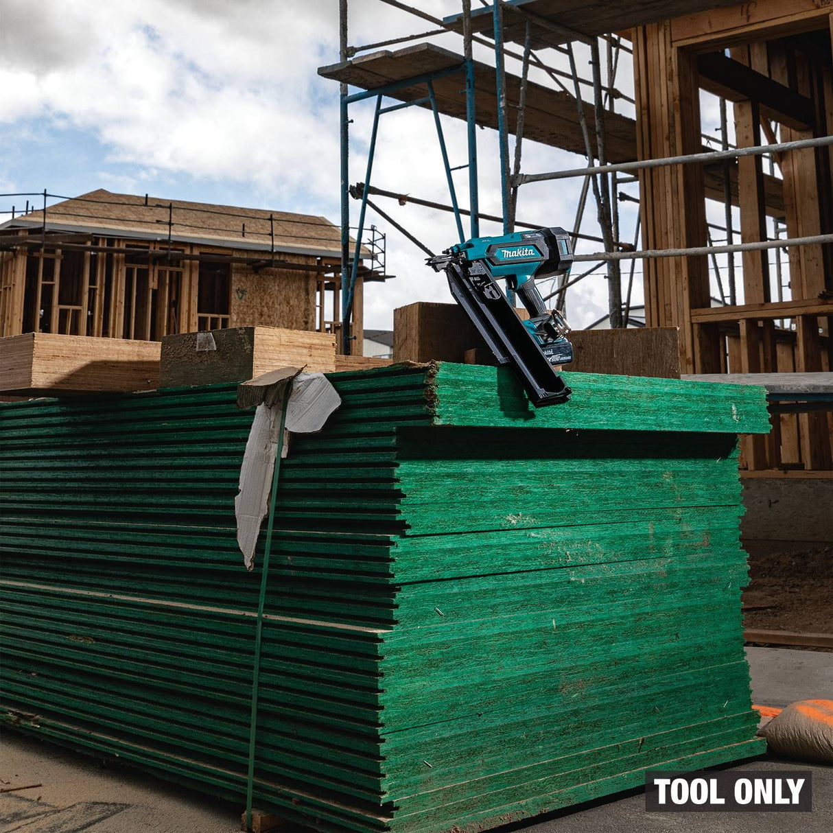 Makita XNB03Z 18V LXT Cordless 21 Degree Full Round Head 3-1/2" Framing Nailer (Tool Only) - 33