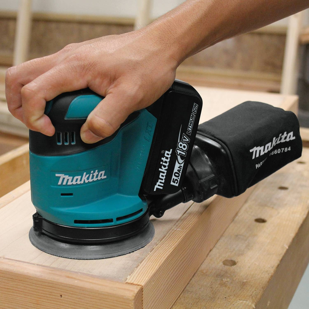 Makita XOB01T 18V LXT Li-Ion Cordless 5" Random Orbit Sander Kit, 5.0 Ah - 5