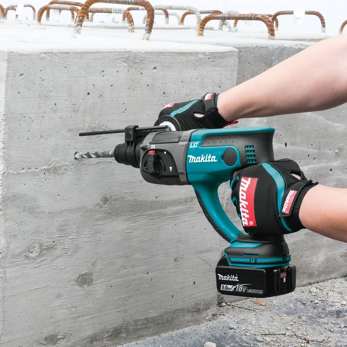 Makita XRH03T 18V LXT Li-Ion Cordless 7/8" Rotary Hammer Kit 5.0 Ah - 6