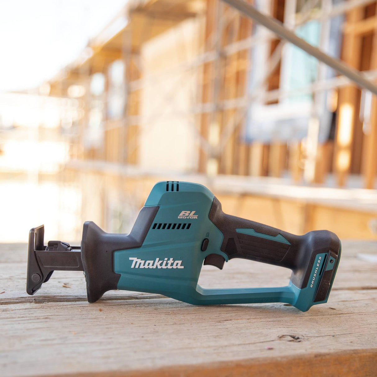 Makita XRJ08Z - 13