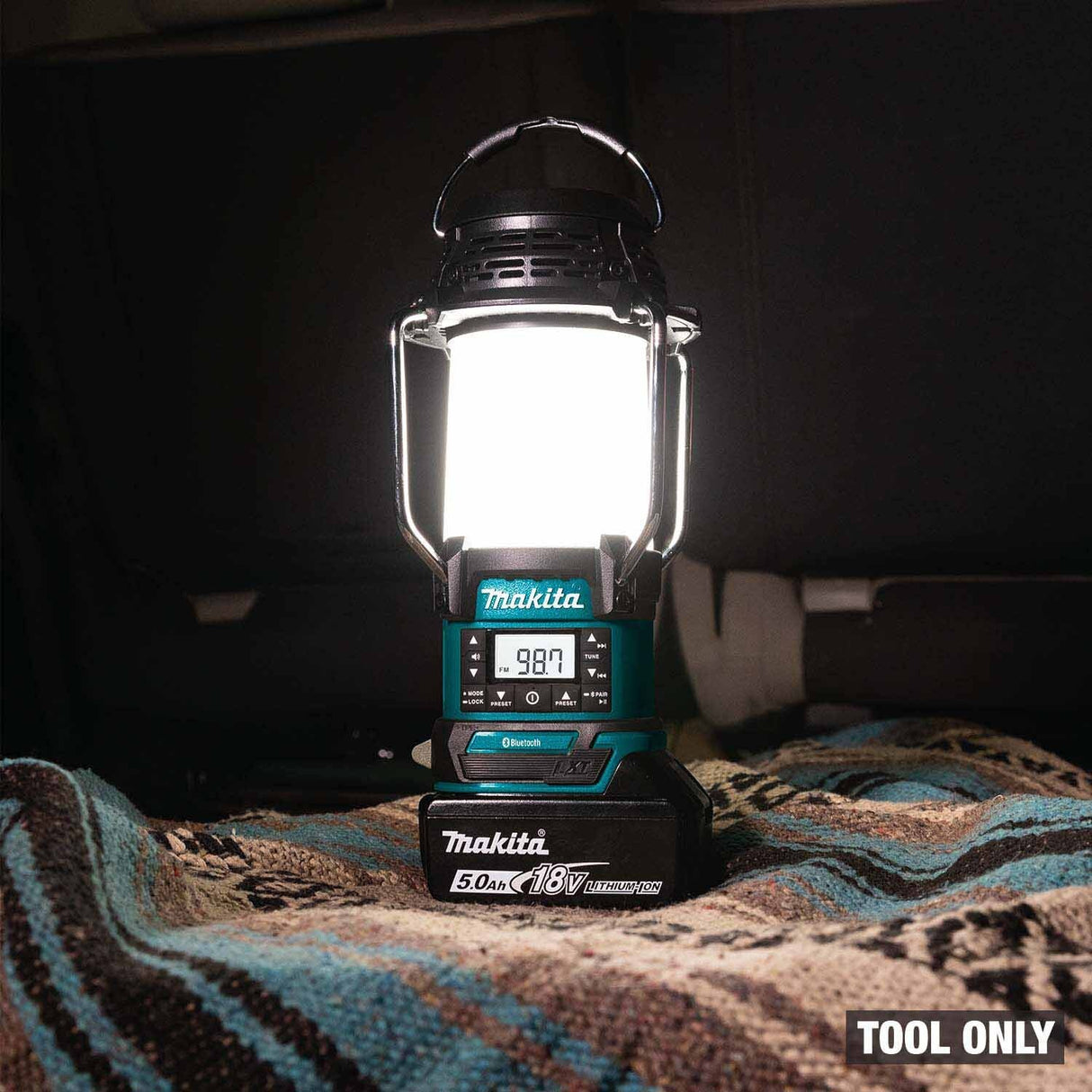 Makita XRM13 18V LXT Lithium-Ion Cordless Bluetooth Radio/LED Lantern, Tool Only - 10
