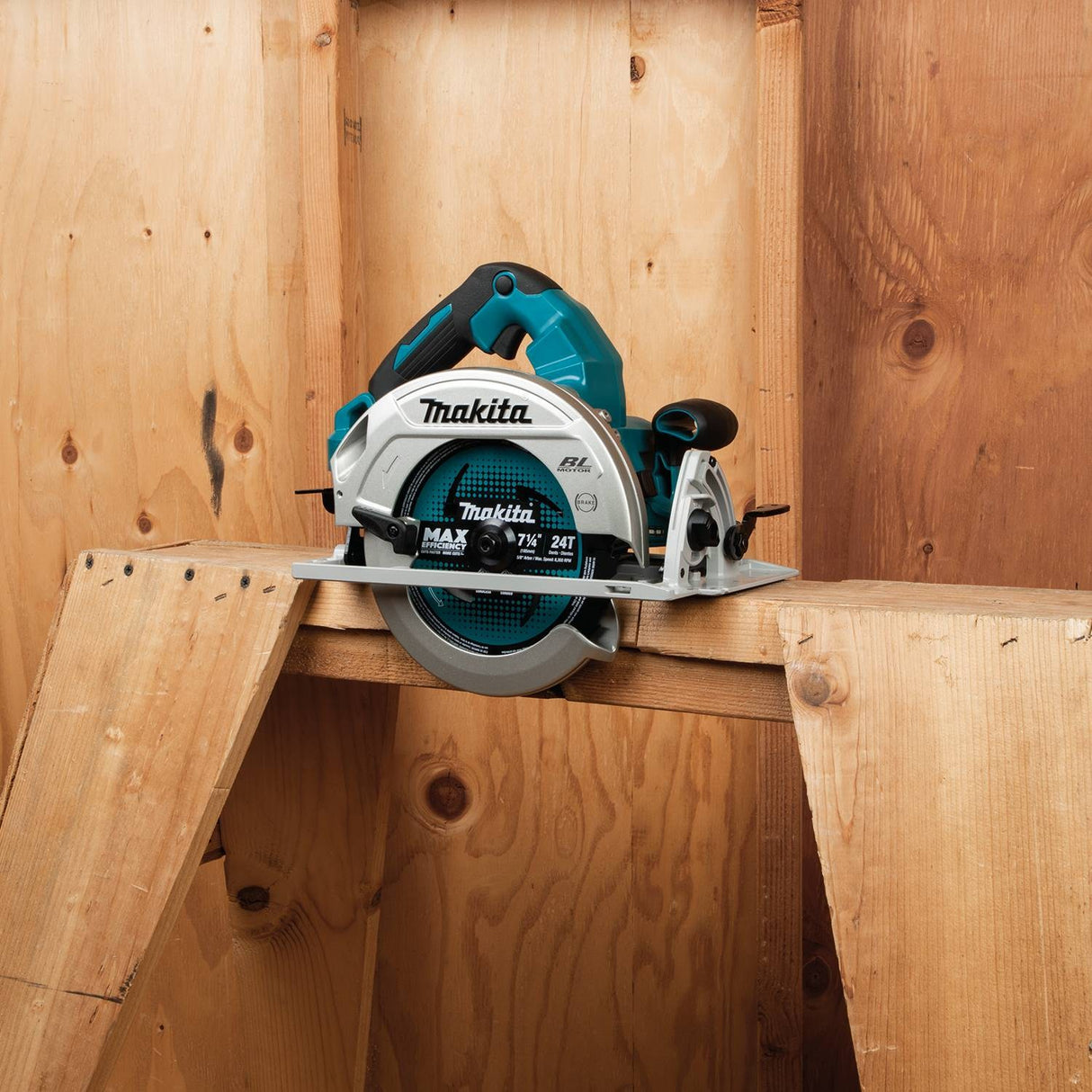 Makita XSH06Z 18V X2 LXT (36V) Brushless 7-1/4" Circular Saw, Tool Only - 9