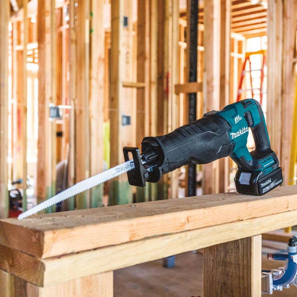 Makita XT707PT 18V LXT Lithium-Ion Brushless Cordless 7 Pc. Combo Kit, XPH14Z, XDT14Z, XRJ05Z, XSH03Z, XAG04Z, XRM06B, DML815, dual port charger, bag (5.0Ah) - 30