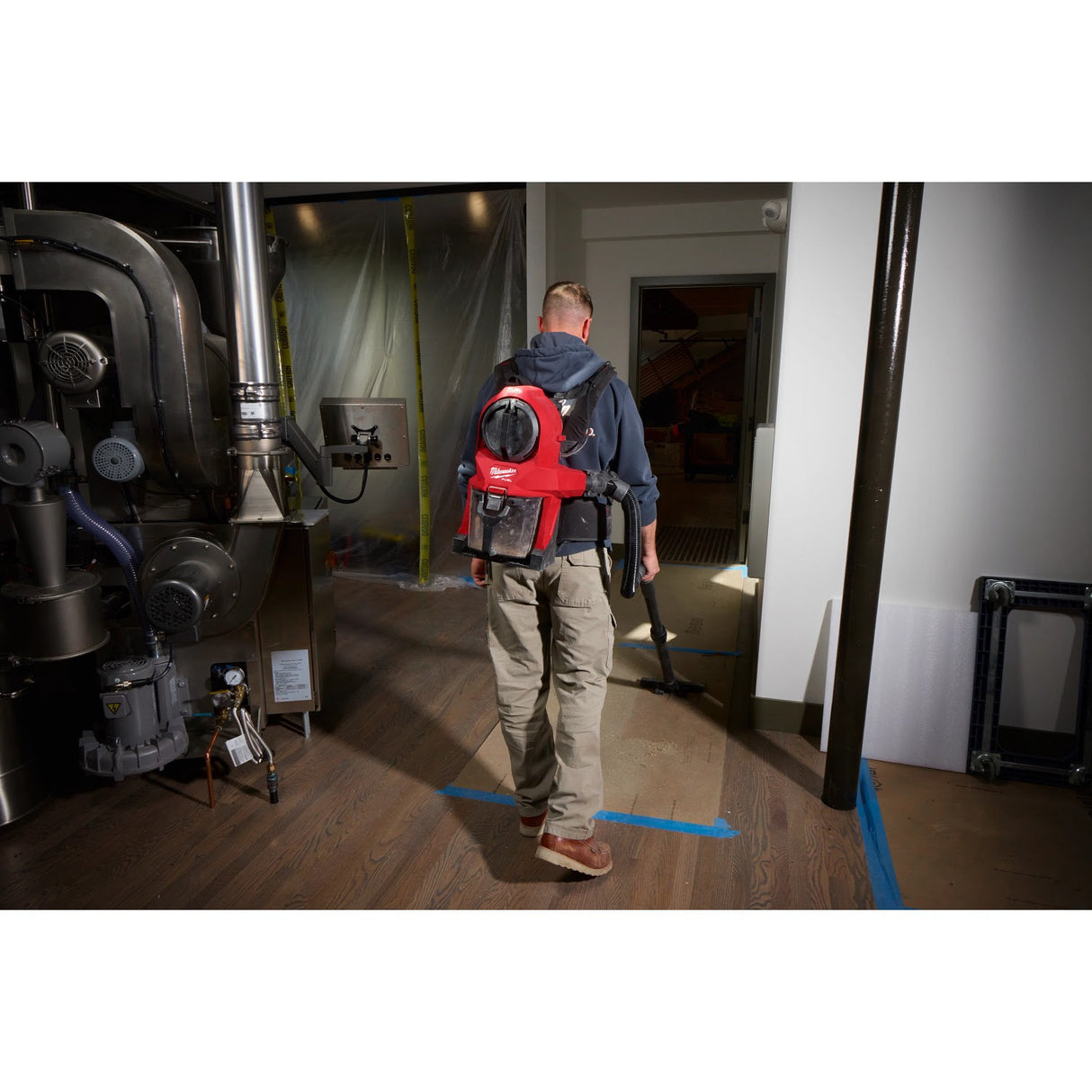 Milwaukee 0895-20 M18 FUEL 3-in-1 Backpack Vacuum with HEPA Filter and Accessories - 11