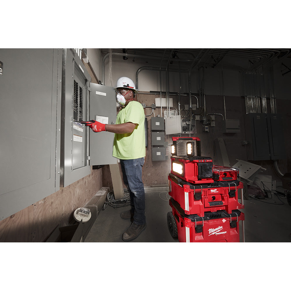 Milwaukee 2357-20 M18™ PACKOUT™ Light/Charger - 18