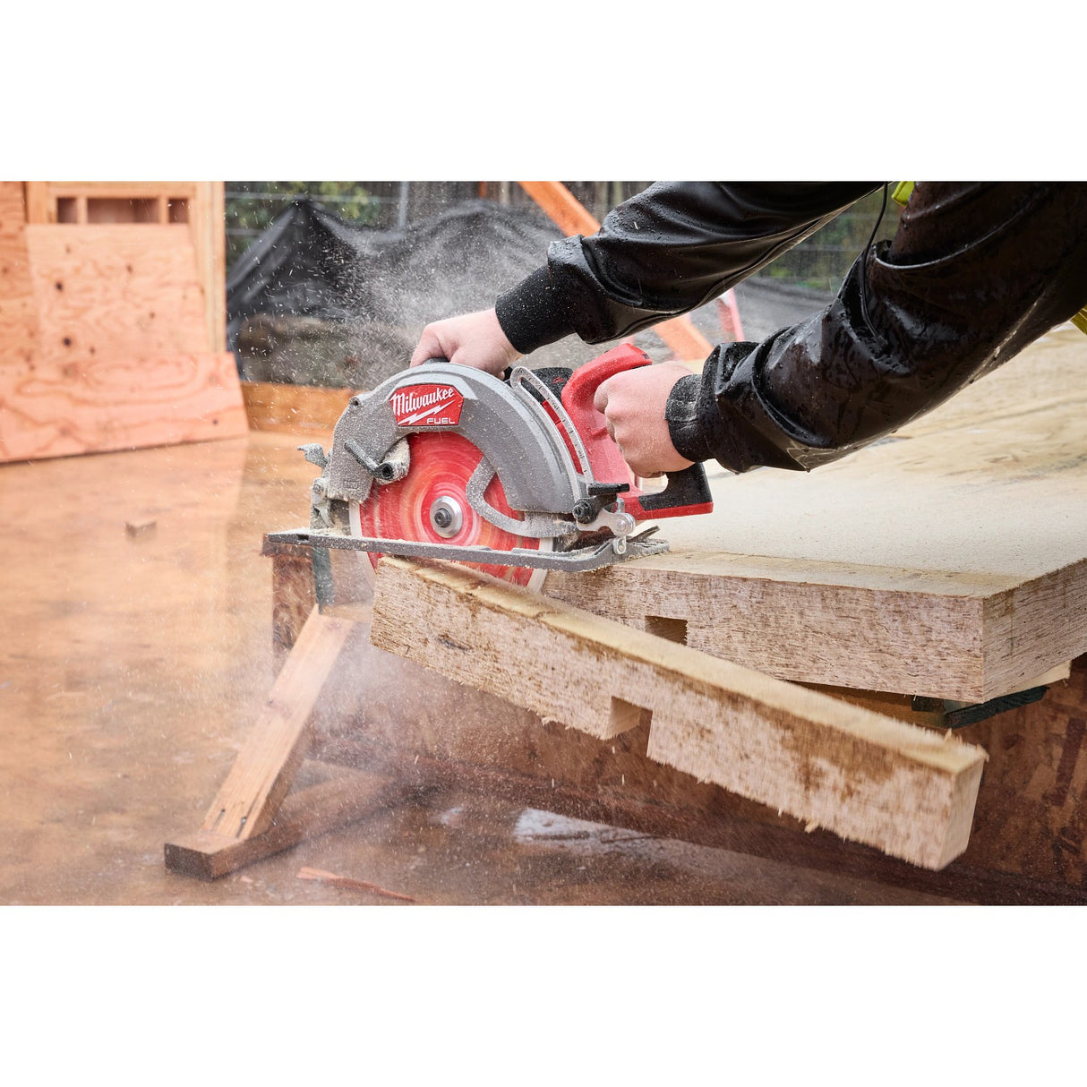 Milwaukee 3026-20 M18 FUEL 10-1/4" Rear Handle Circular Saw - 8