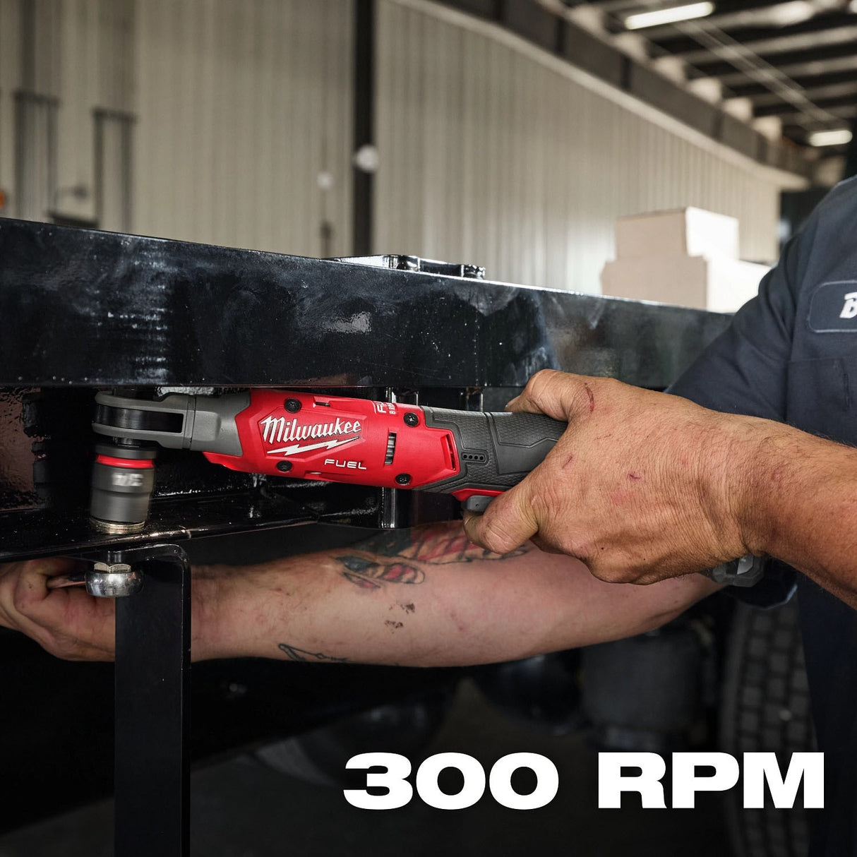 Milwaukee 3054-21 M12 FUEL 1/2 Inch Ratchet Kit with 80 ft-lbs torque and 300 RPM (2.5Ah Battery) - 9