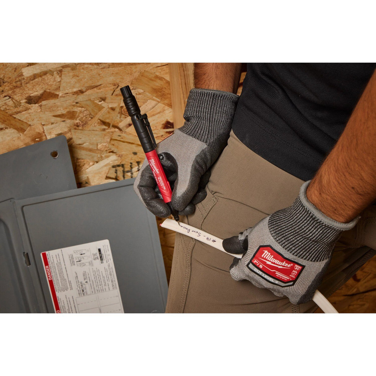 Milwaukee 48-22-3115 Double Sided Black Jobsite Marker Ultra Fine & Fine Point - 3