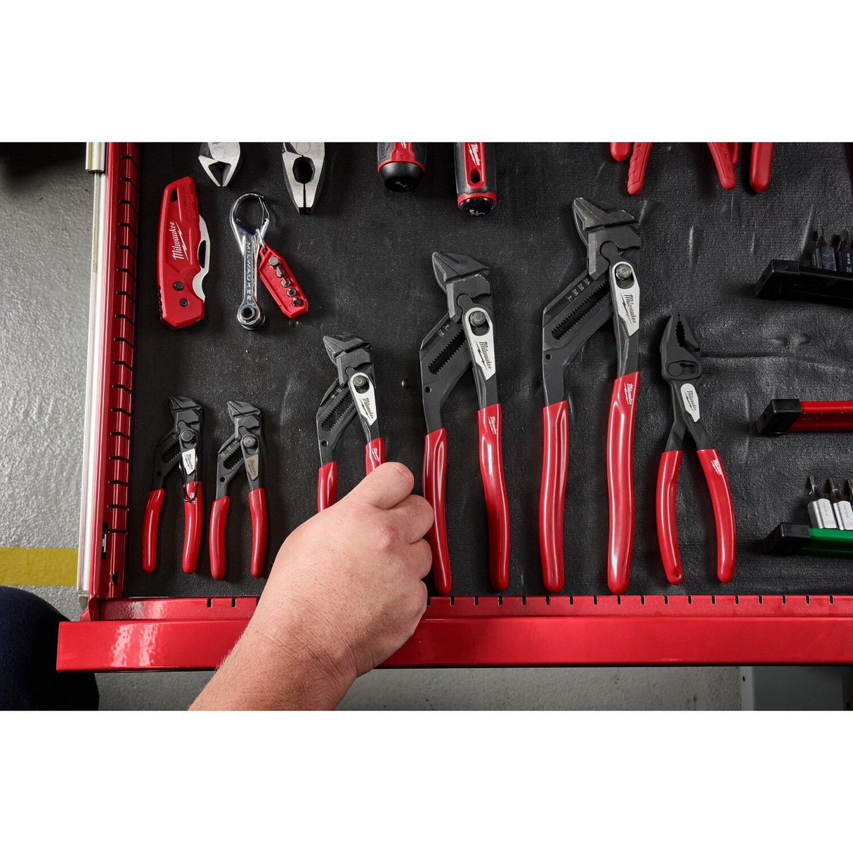 Milwaukee 48-22-6907 7" Pliers Wrench with Parallel Smooth Jaws 1 7/8" Capacity - 8