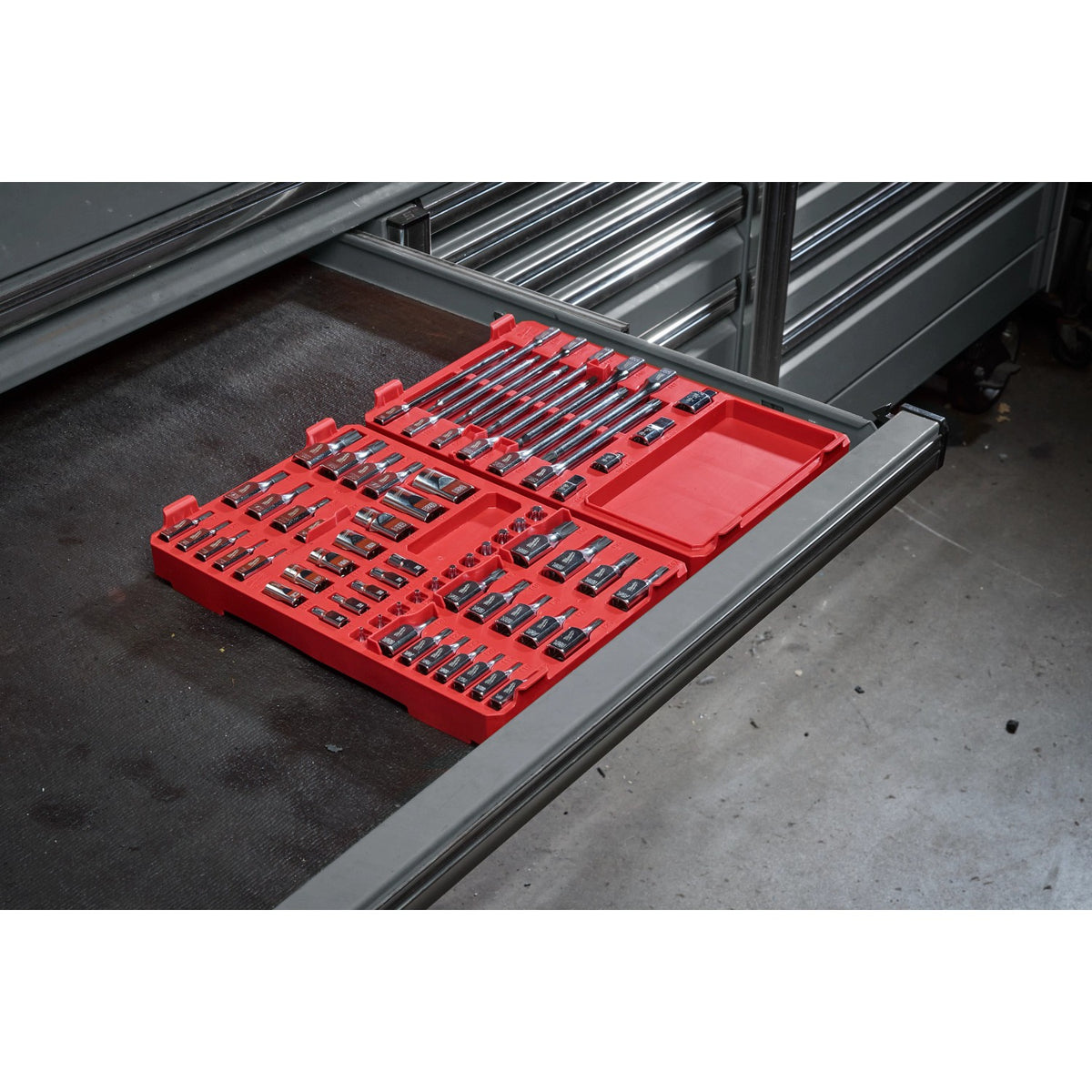 Milwaukee 48-22-9281 1/4" 3/8" and 1/2" Drive TORX Bit Socket Set with PACKOUT Low-Profile Organizer (67 Piece) - 10
