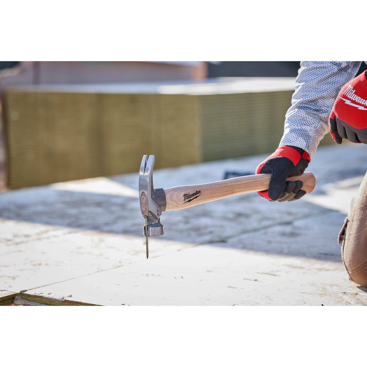 Milwaukee 48-22-9418 23 oz Milled Face Hickory Handle Framing Hammer - 8