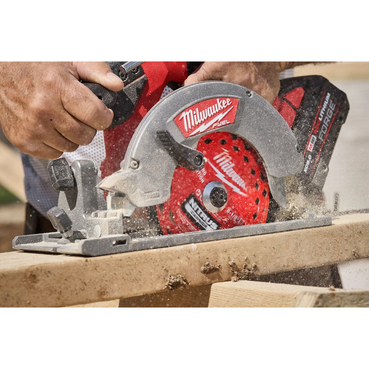 Milwaukee 48-40-0650 6-1/2 " 24T NITRUS Carbide Framing and Demolition Circular Saw Blade - 12