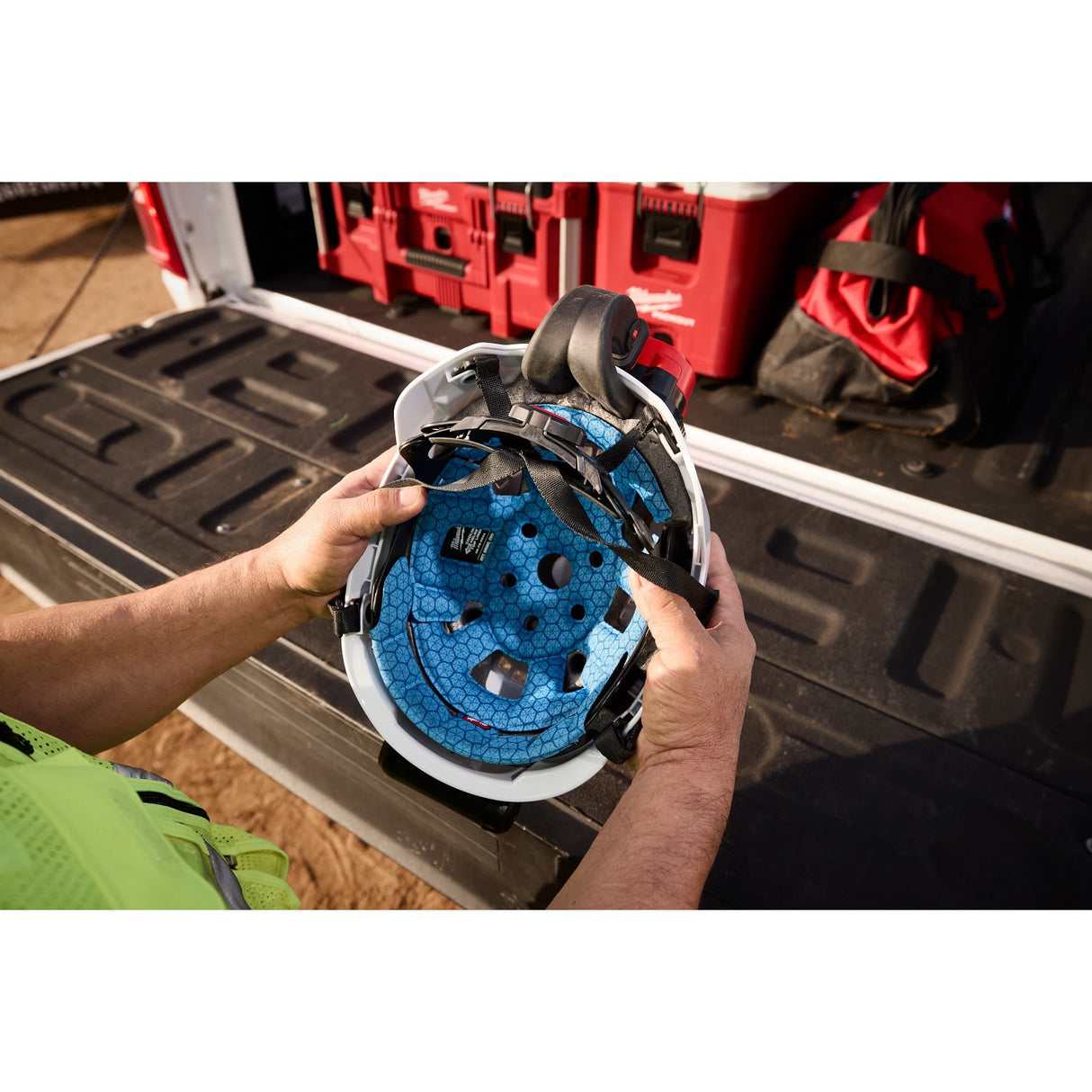 Milwaukee 48-73-1385 BOLT REDLITHIUM USB Cooling Fan for Safety Helmets and Hard Hats - 21