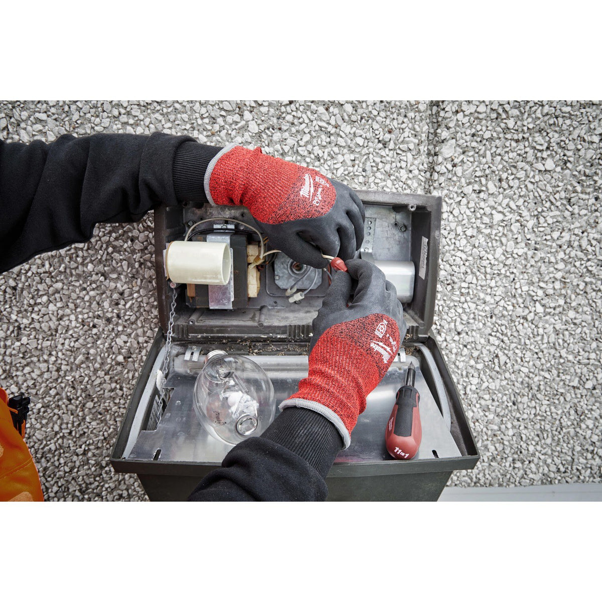 Milwaukee 48-73-7941E Cut Level 4 Winter Dipped Gloves - Medium (12 Pack) - 4