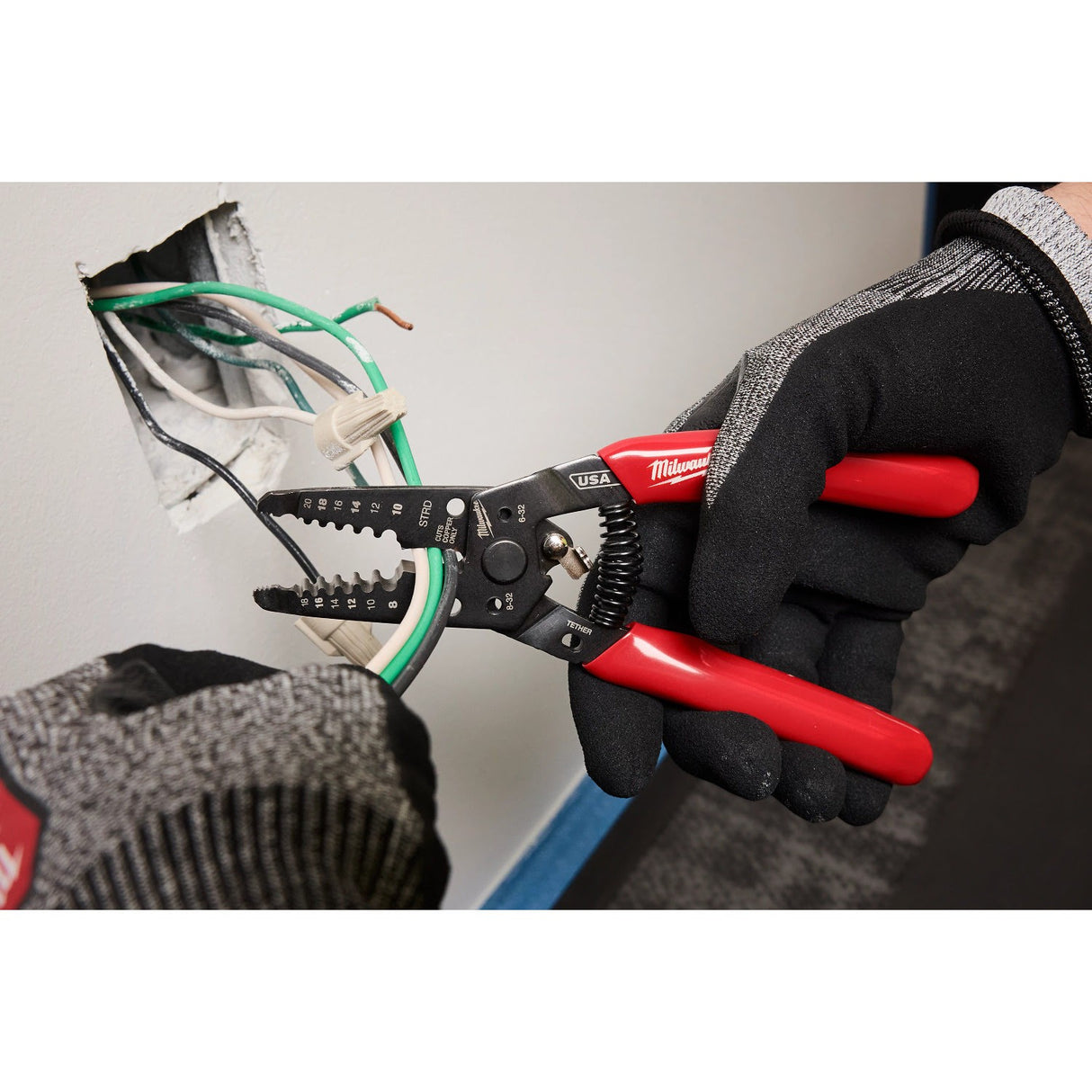 Milwaukee MT500-6 Dipped Grip Pliers Wire Stripper and Screwdriver Set Made in USA (6 Piece Set) - 9