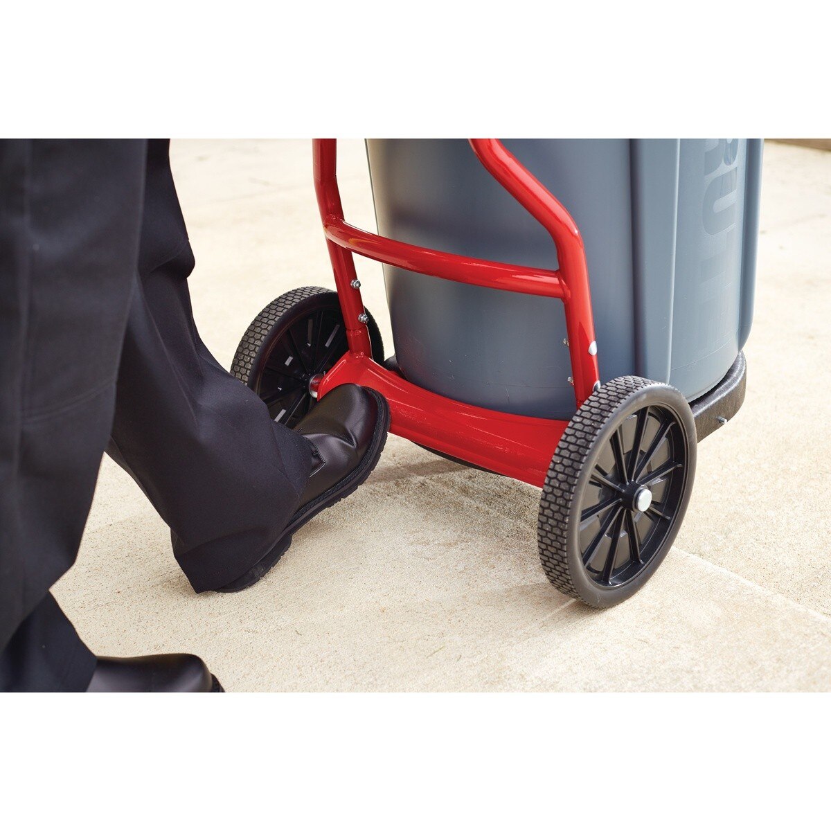 Rubbermaid 1997801 Brute Multi Surface Dolly for 20 to 55 Gallon Containers 29.3 x 22.4 x 45.7" - 3