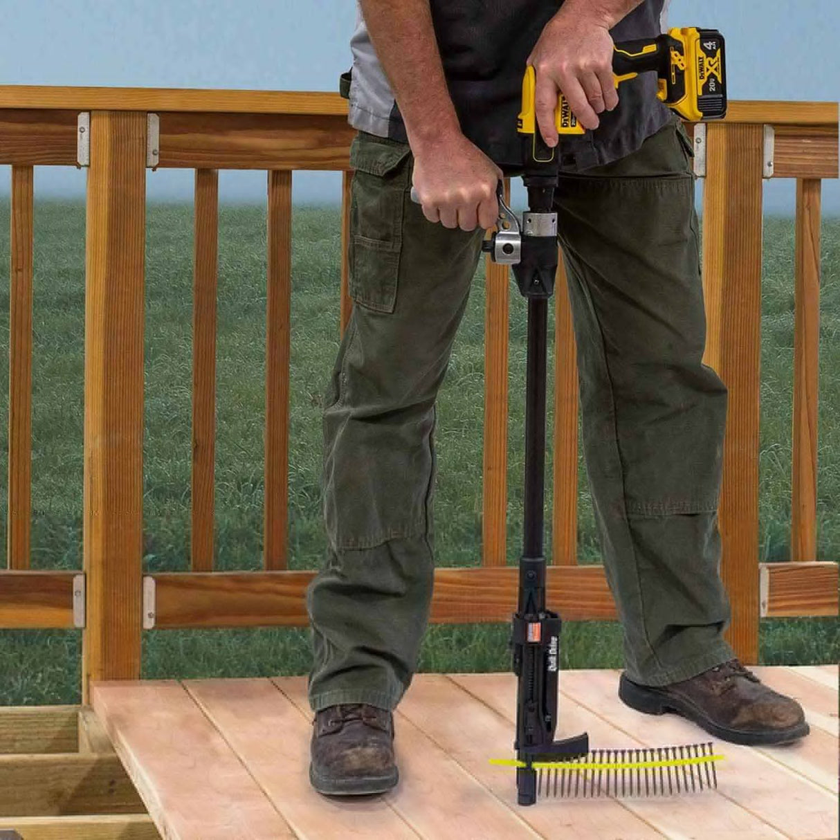Simpson Strong-Tie PRO300SG2DC2K Quik Drive Cordless Decking System w/ DeWalt 2000 RPM Motor - 3
