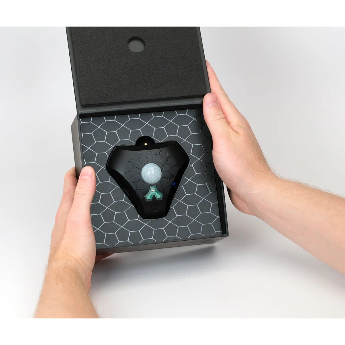 Simtek BLK-SIMTEK-22 3.66" x 3.26" x 1.48" Black Wireless Security Sensor with Cellular Motion and Light Alerts - 4