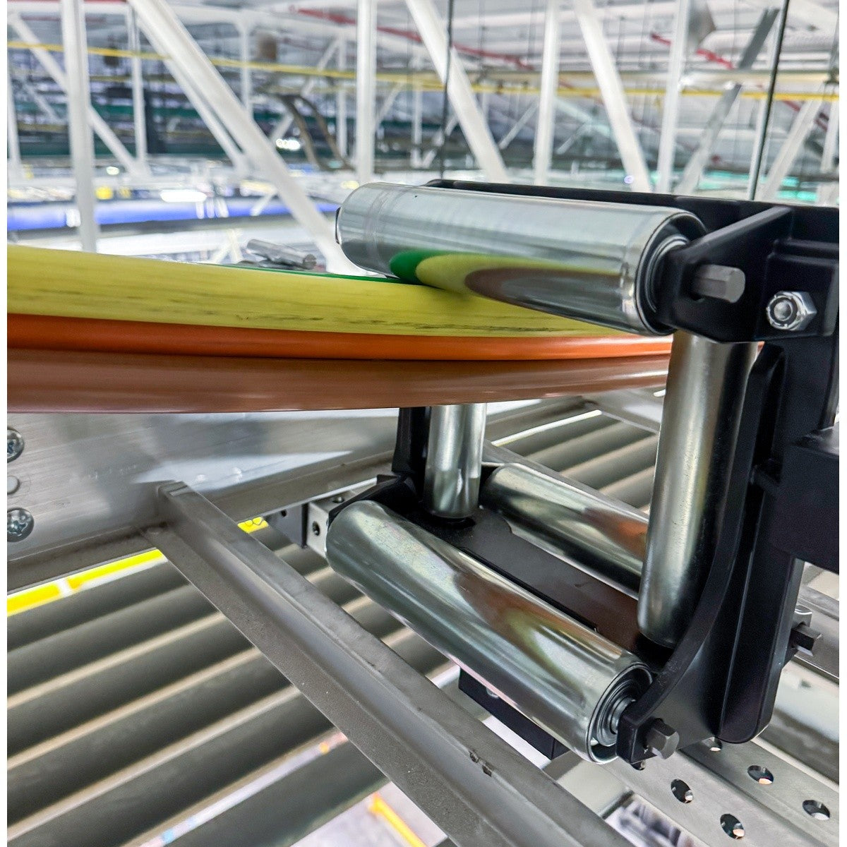 Southwire 65095101 Universal Split-Box Cable Tray Roller 12.5 W x 11.5 H x 6.85 L (HB1A-9) - 11