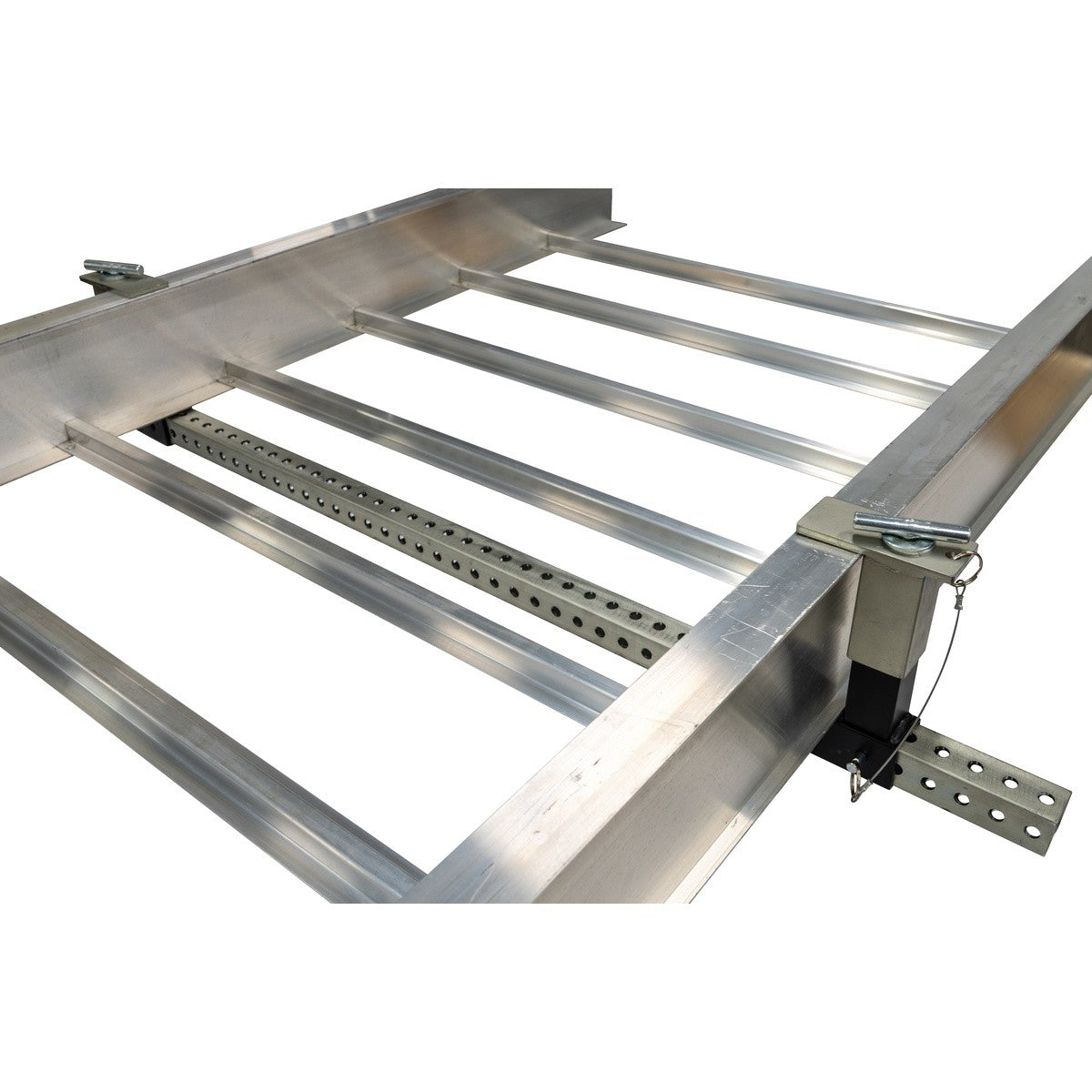 Southwire 65095501 Tray Clamp for Cable Tray Crossbar Attachment 4" to 6" Side Rail Height (HBFB) - 7
