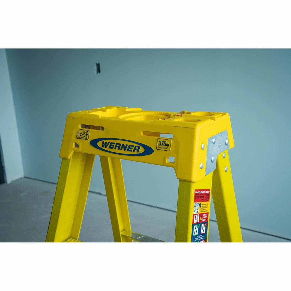 Werner 6304 4ft Type IAA Fiberglass Stepladder - 6