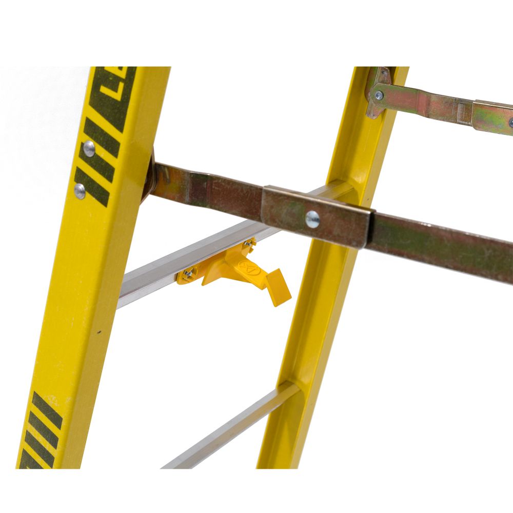 Werner L6204 4ft Type IA Fiberglass Leaning Ladder - 2