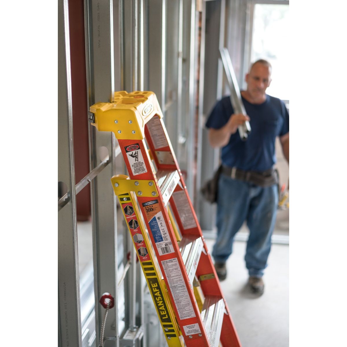 Werner L6204 4ft Type IA Fiberglass Leaning Ladder - 9